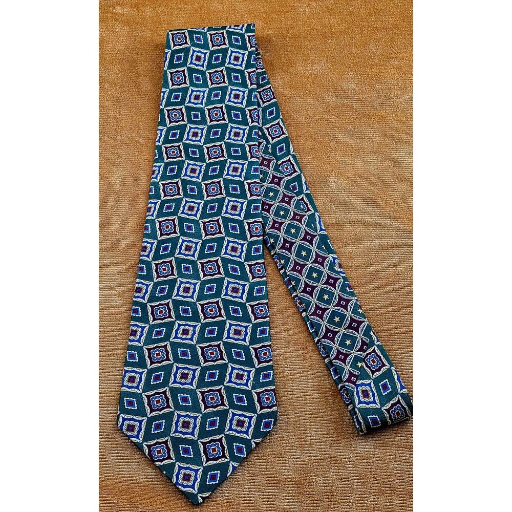Tommy Hilfiger Pure Silk Tie Green Geometric Pattern Made in USA 58” Wide